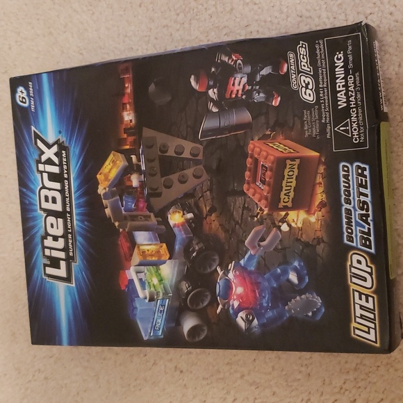 NEW LiteBrix Super Light Building System 63 piece Lite Up Bomb Squad Blaster 6+ - Picture 1 of 4